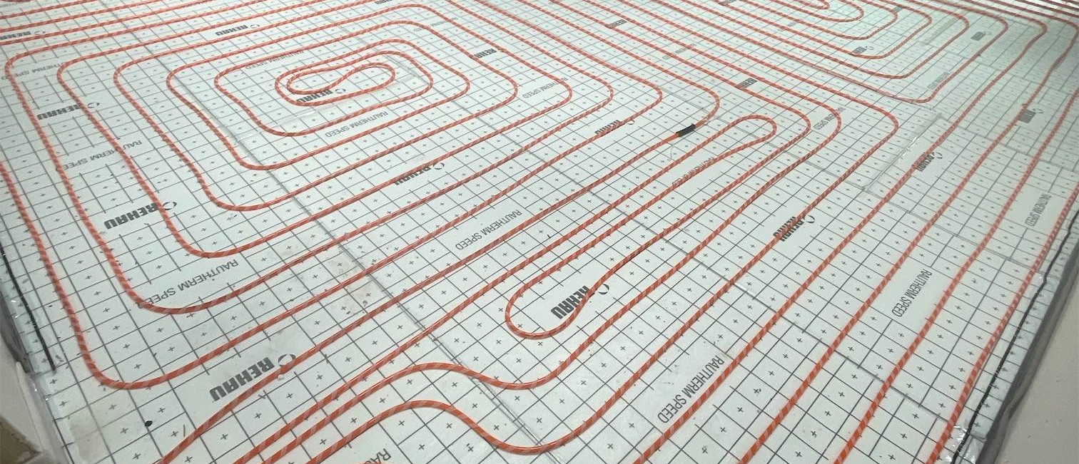 Fußbodenheizung im Klettsystem – Detail Rohrverlegung